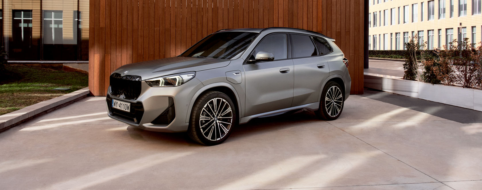 TECHNOLOGIA HYBRYDOWA PLUG-IN NOWEGO BMW X1.